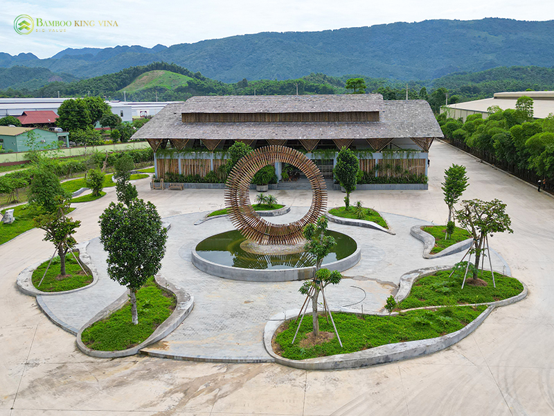 Vietnam's largest wood and bamboo factory using technology